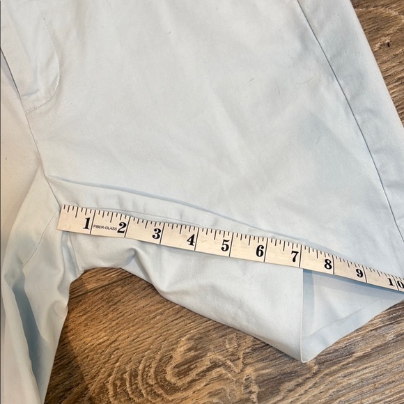 Vince Women's Size 8 Light Blue Cotton Bermuda Shorts 7" inseam / 10" rise EUC - Picture 9 of 9